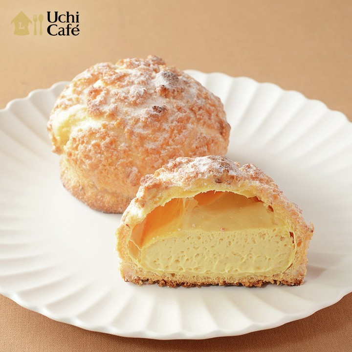 3種のナッツ香るクッキーシュー アーモンドカスタード