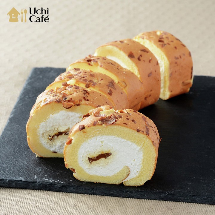 ナッツ香るもち食感ロール キャラメル