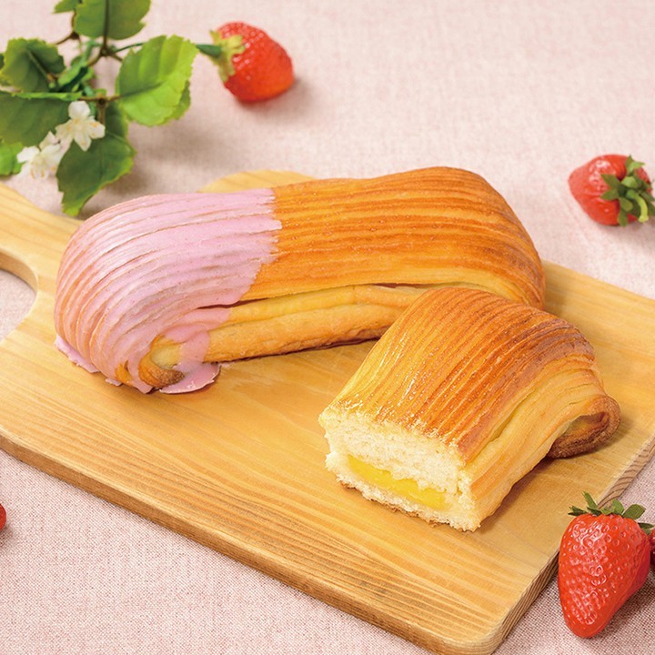 バター香るパンスイス 苺＆カスタード