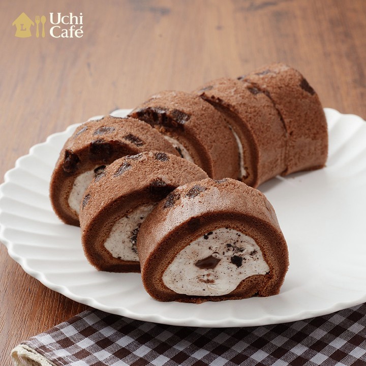 焼きチョコもち食感ロール クッキークリーム