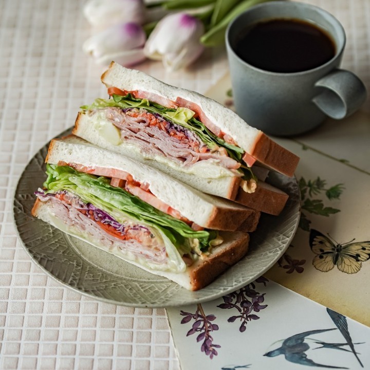 具たっぷりサンド 彩りミックス