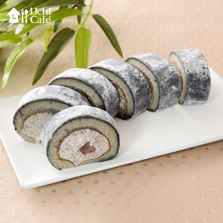 お餅で巻いたもち食感ロール(ごま&あんこ)