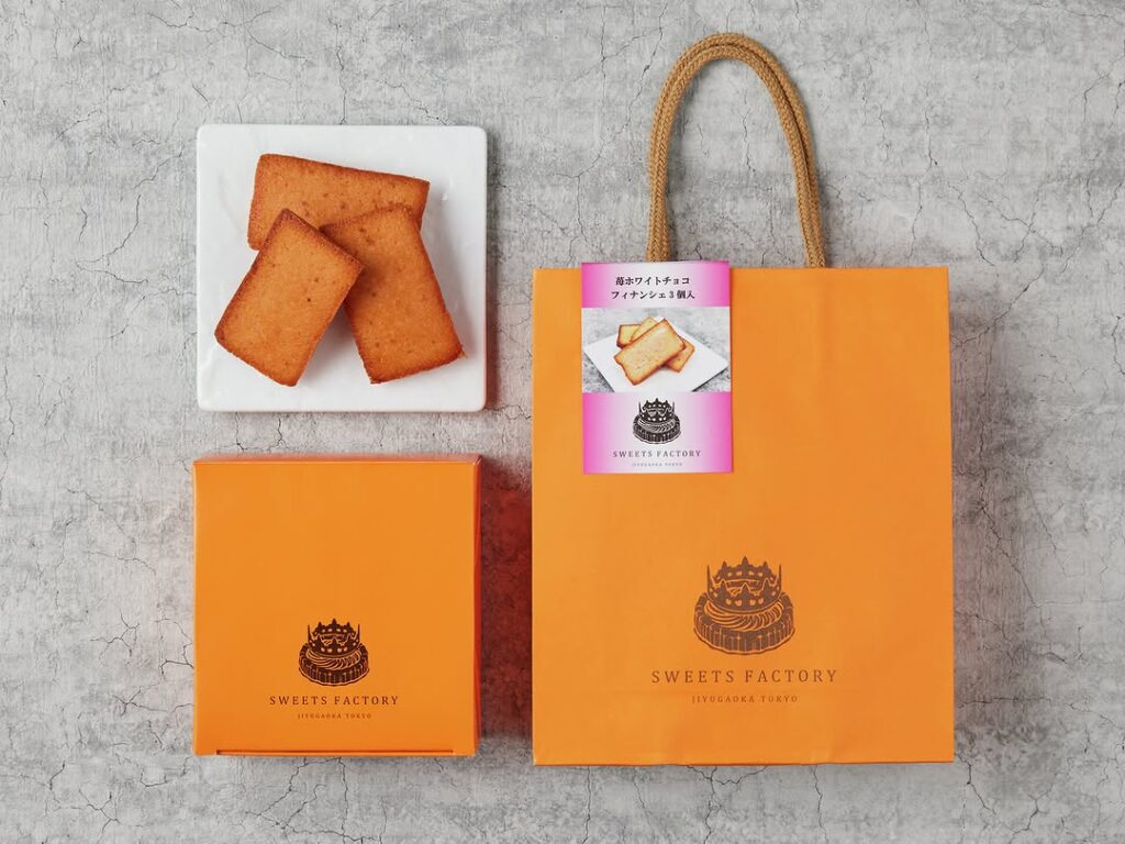 ローソン 自由が丘スイーツファクトリー 苺 ホワイトチョコ フィナンシェ LAWSON ローソンおかし ローソンおやつ コンビニおやつ 今日のおやつ おやつタイム おやつの時間 sweets instasweet sweetsgram dessert dessertgram instadessert japanesefood instagood foodstagram foodpics