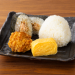 おにぎりおかずセット(さけ・塩にぎり)