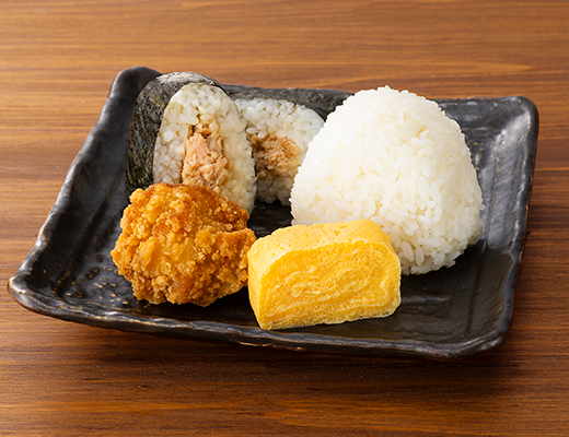 おにぎりおかずセット(さけ・塩にぎり)